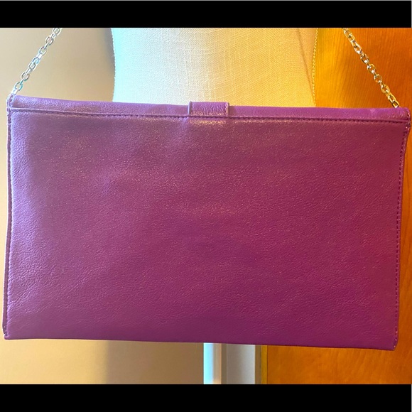Purple envelope purse with silver chain strap - Picture 3 of 6